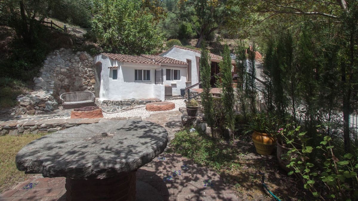 6 soveværelse Finca/Landehus til salg i Gaucin med swimmingpool - € 850.000 (Ref: 9480368)