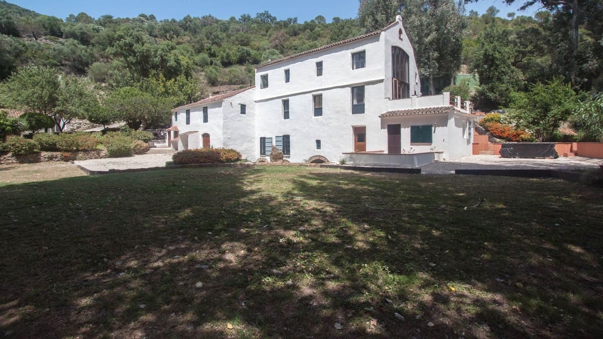 6 soveværelse Finca/Landehus til salg i Gaucin med swimmingpool - € 850.000 (Ref: 9480368)