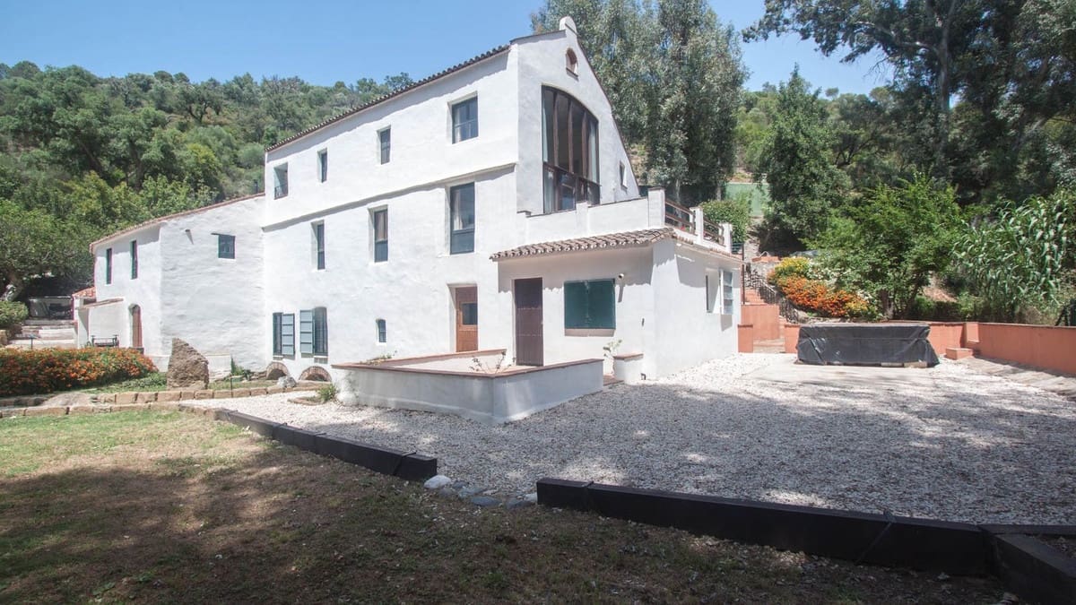 6 soveværelse Finca/Landehus til salg i Gaucin med swimmingpool - € 850.000 (Ref: 9480368)