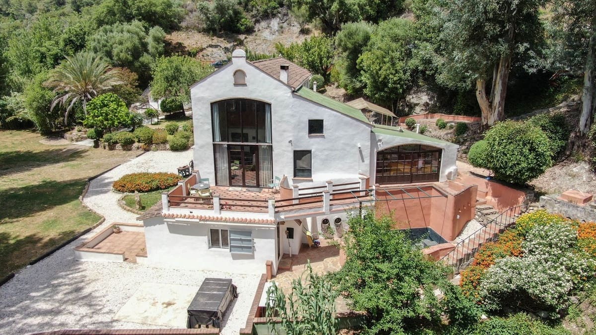 6 soveværelse Finca/Landehus til salg i Gaucin med swimmingpool - € 850.000 (Ref: 9480368)