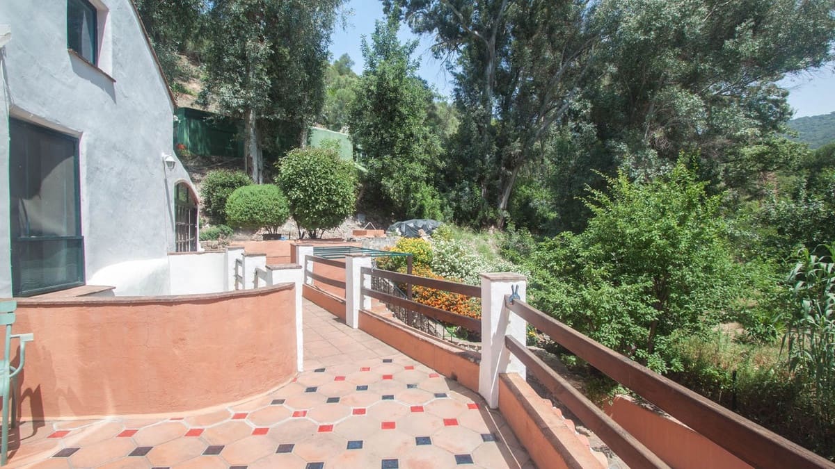 6 soveværelse Finca/Landehus til salg i Gaucin med swimmingpool - € 850.000 (Ref: 9480368)