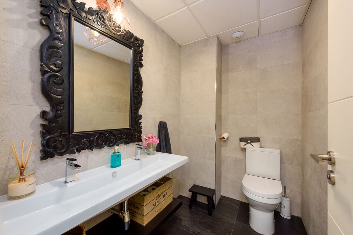 3 bedroom Apartment for sale in Estepona with pool - € 860,000 (Ref: 9480372)