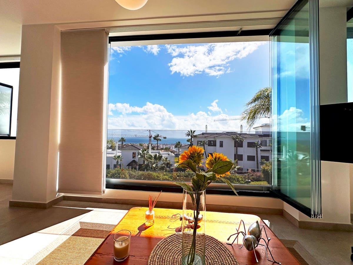 3 bedroom Apartment for sale in Estepona with pool - € 860,000 (Ref: 9480372)