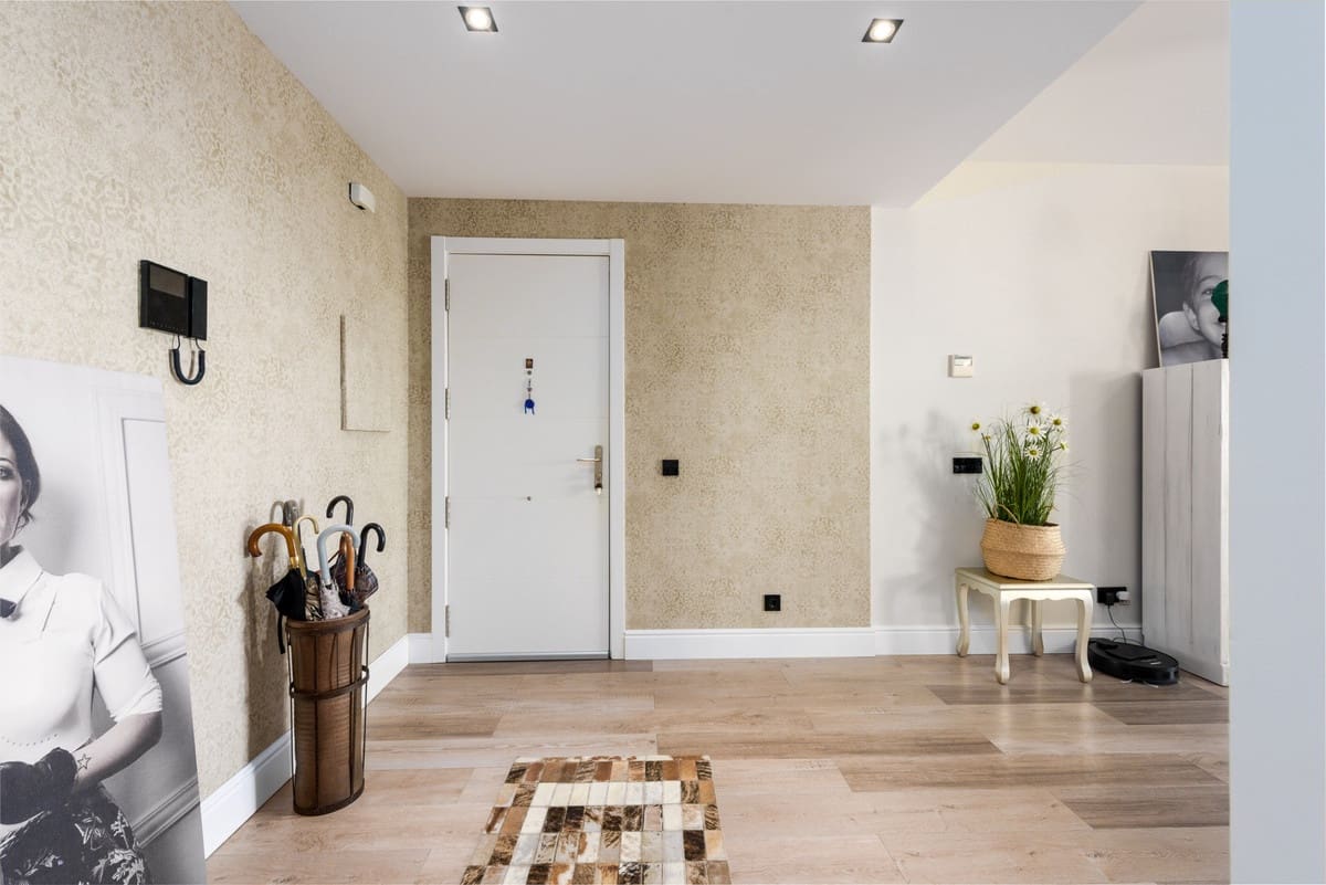 3 bedroom Apartment for sale in Estepona with pool - € 860,000 (Ref: 9480372)