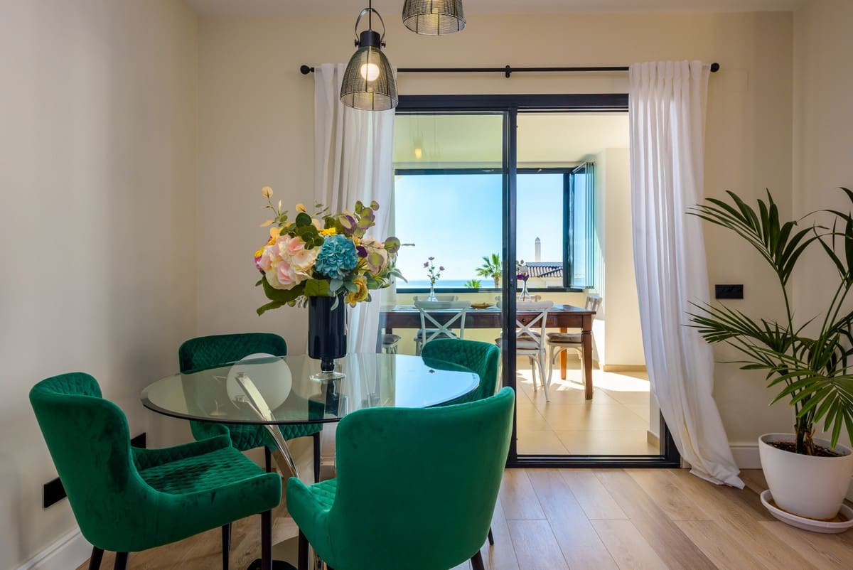 3 bedroom Apartment for sale in Estepona with pool - € 860,000 (Ref: 9480372)