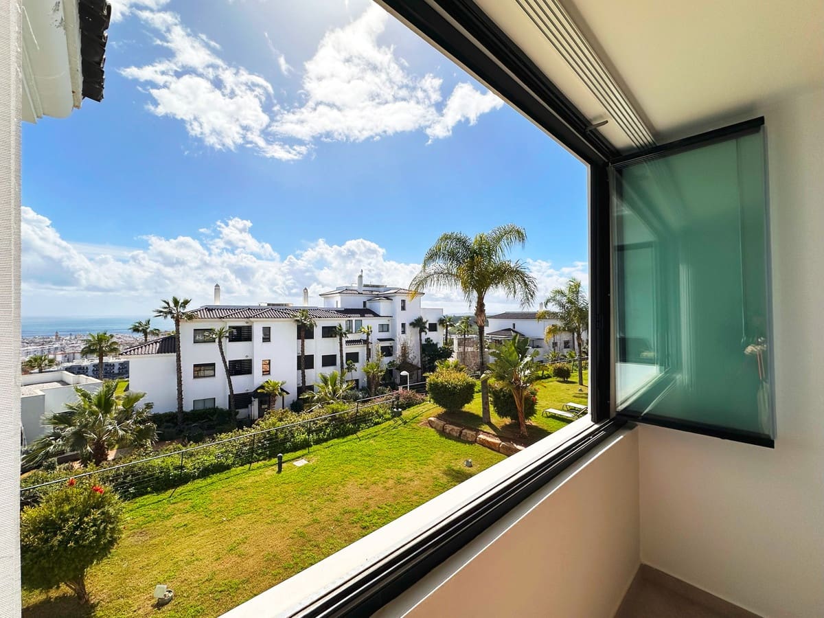3 bedroom Apartment for sale in Estepona with pool - € 860,000 (Ref: 9480372)