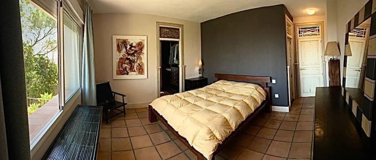 6 soveværelse Villa til salg i Manilva med swimmingpool garage - € 865.000 (Ref: 9480373)