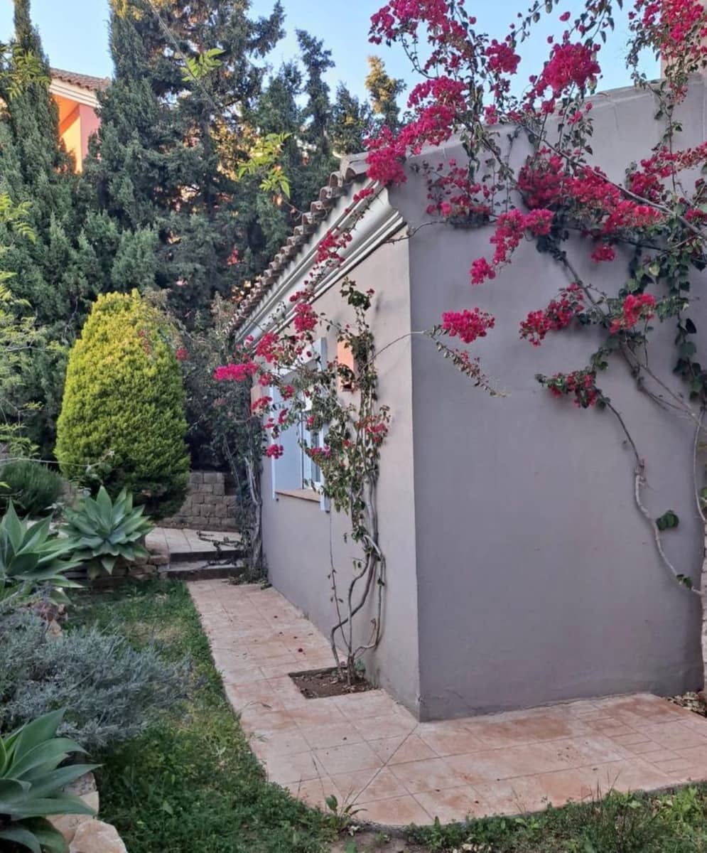 6 soveværelse Villa til salg i Manilva med swimmingpool garage - € 865.000 (Ref: 9480373)