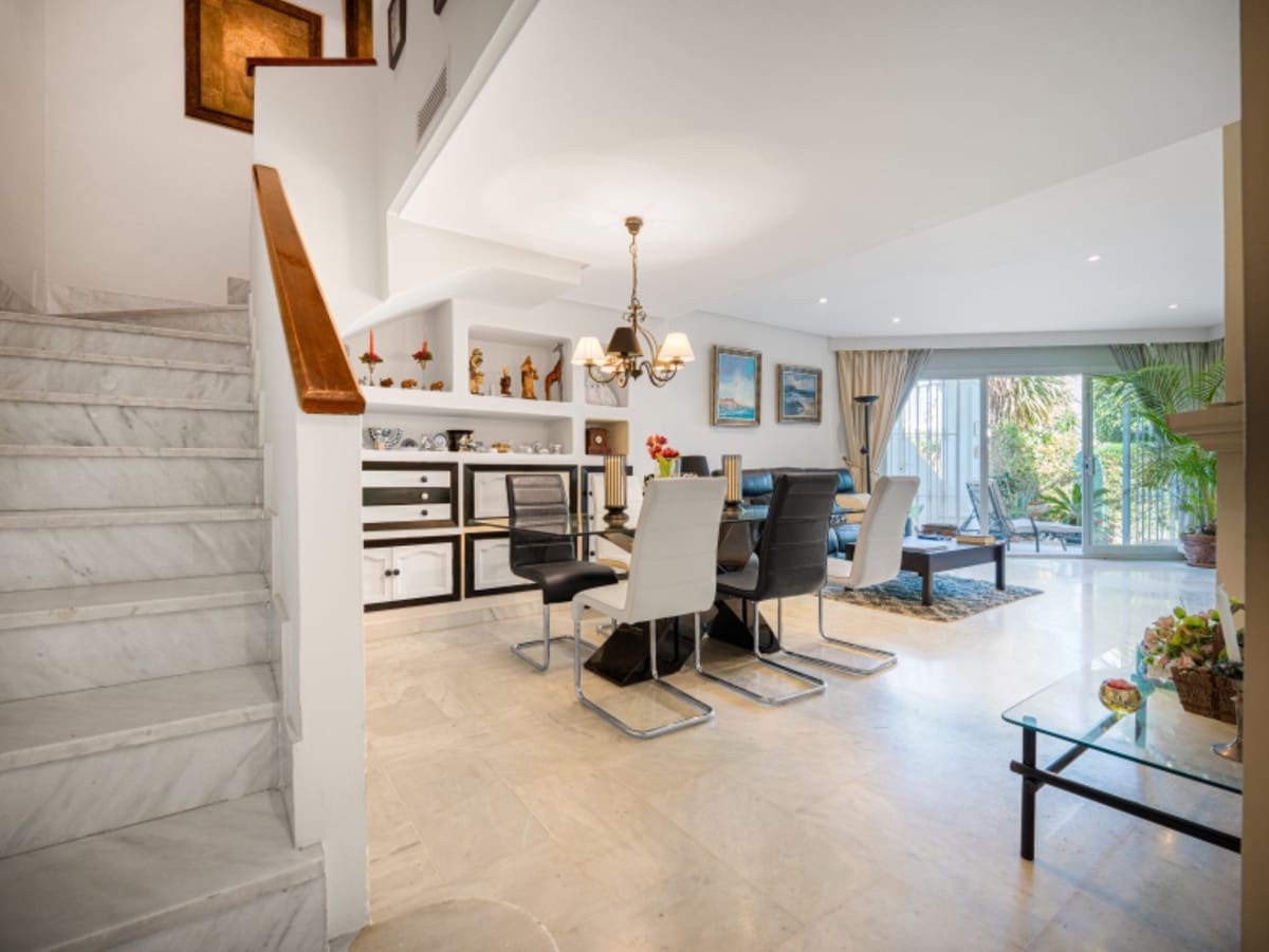 3 sovrum Hus till salu i Golden Mile med pool - 865 000 € (Ref: 9480374)