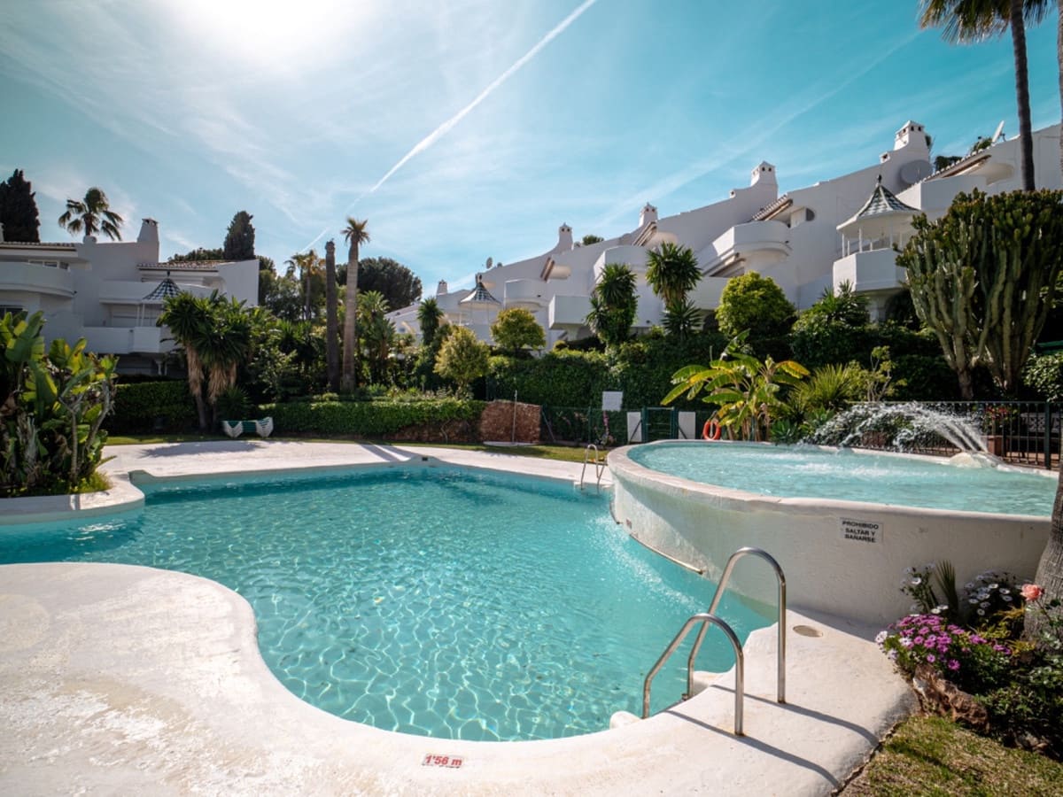 3 sovrum Hus till salu i Golden Mile med pool - 865 000 € (Ref: 9480374)