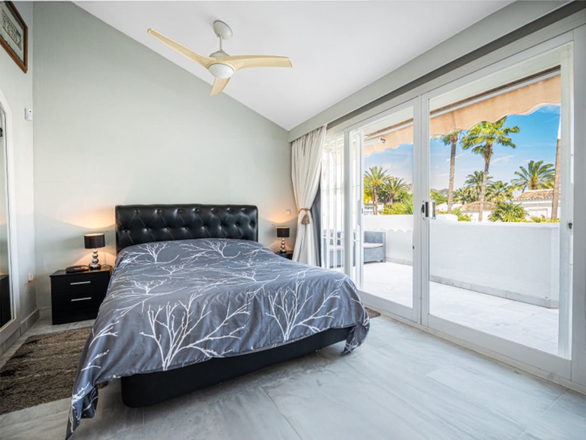 3 sovrum Hus till salu i Golden Mile med pool - 865 000 € (Ref: 9480374)