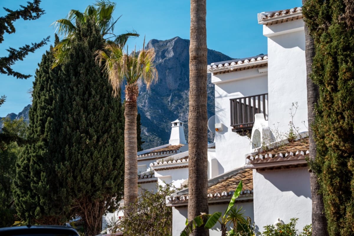 3 bedroom Townhouse for sale in Golden Mile with pool - € 865,000 (Ref: 9480374)