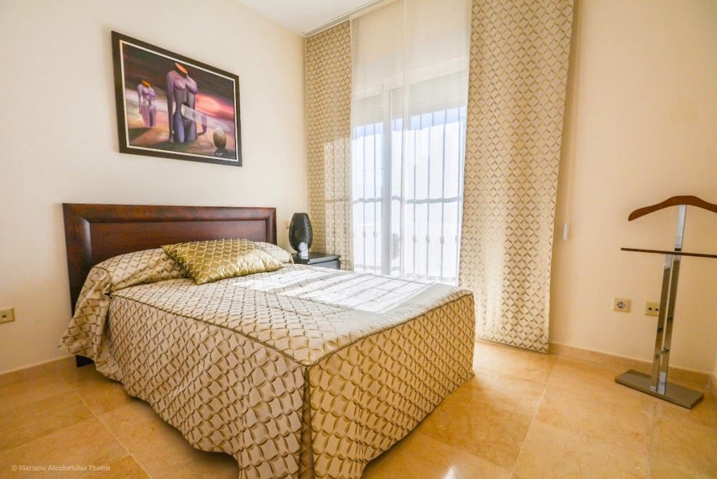 5 bedroom Villa for sale in Mijas Costa with pool garage - € 866,000 (Ref: 9480375)