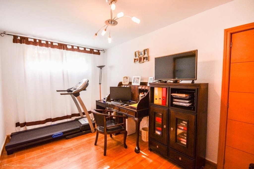 5 bedroom Villa for sale in Mijas Costa with pool garage - € 866,000 (Ref: 9480375)