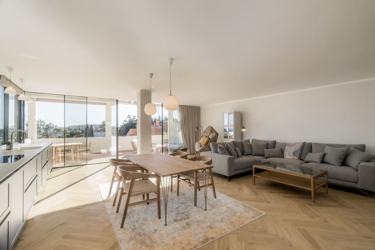 2 slaapkamer Appartement te koop in Nueva Andalucia - € 875.000 (Ref: 9480377)