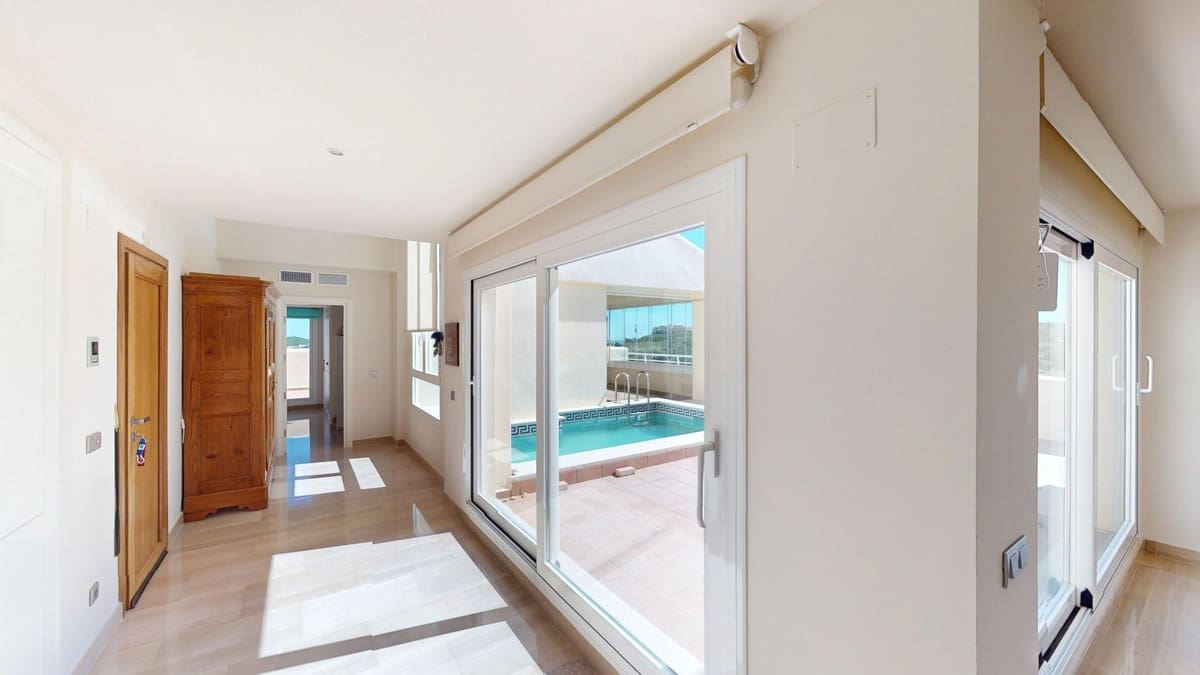 3 bedroom Penthouse for sale in Mijas with pool garage - € 875,000 (Ref: 9480380)