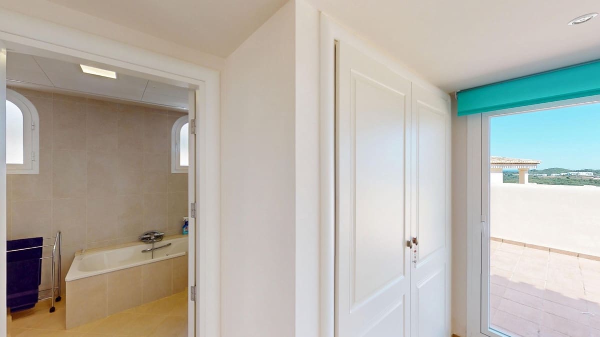 3 bedroom Penthouse for sale in Mijas with pool garage - € 875,000 (Ref: 9480380)