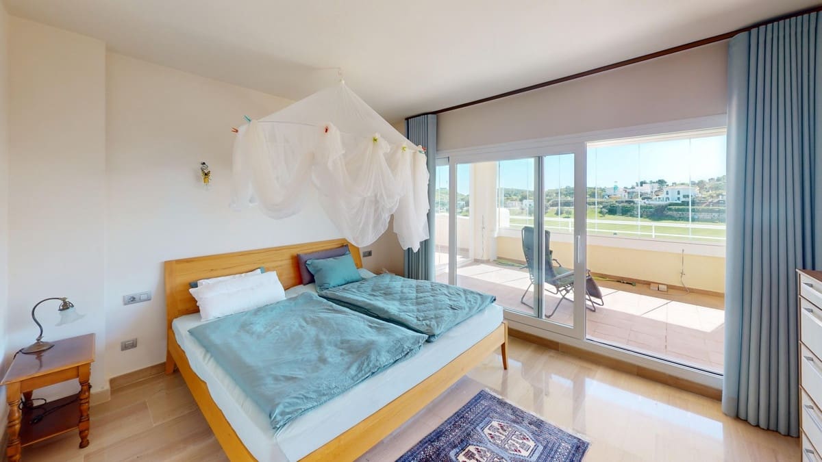 3 bedroom Penthouse for sale in Mijas with pool garage - € 875,000 (Ref: 9480380)
