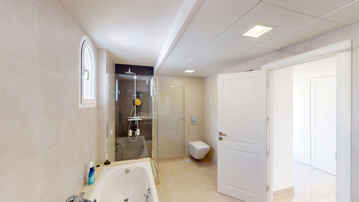 3 bedroom Penthouse for sale in Mijas with pool garage - € 875,000 (Ref: 9480380)