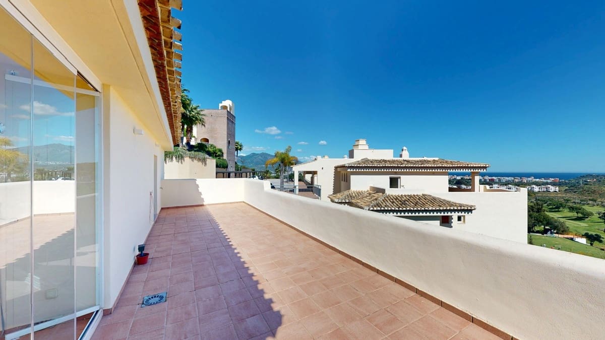 3 bedroom Penthouse for sale in Mijas with pool garage - € 875,000 (Ref: 9480380)
