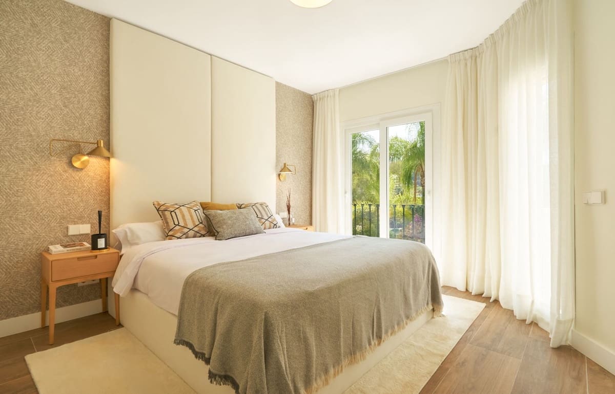 3 bedroom Townhouse for sale in La Quinta with pool - € 875,000 (Ref: 9480382)