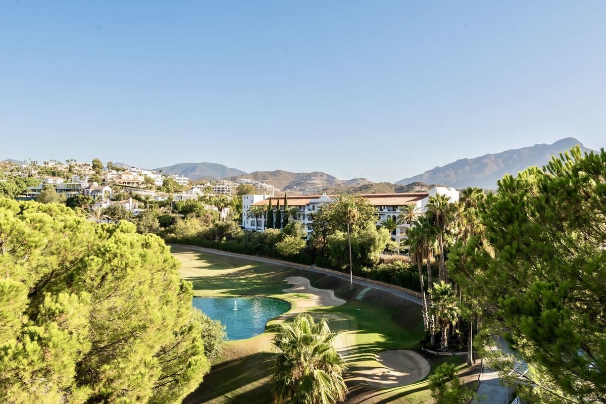 4 soveværelse Byhus til salg i La Quinta - € 875.000 (Ref: 9480383)