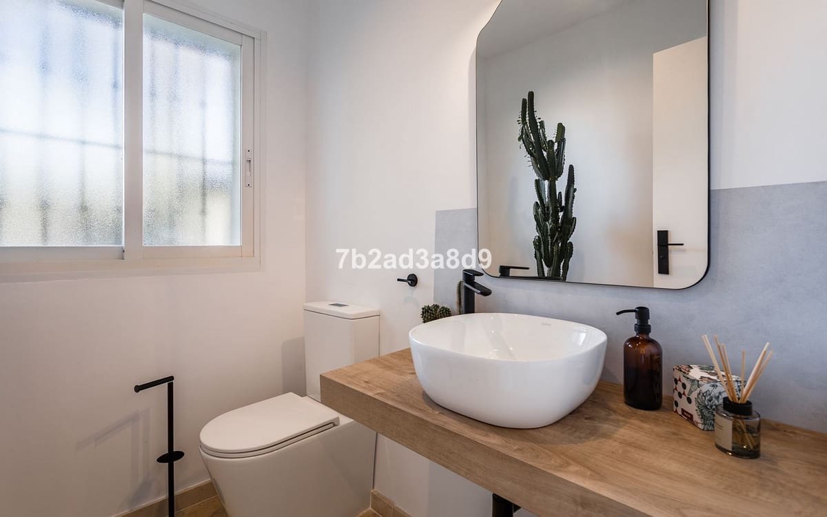 4 soveværelse Byhus til salg i La Quinta med garage - € 875.000 (Ref: 9480384)