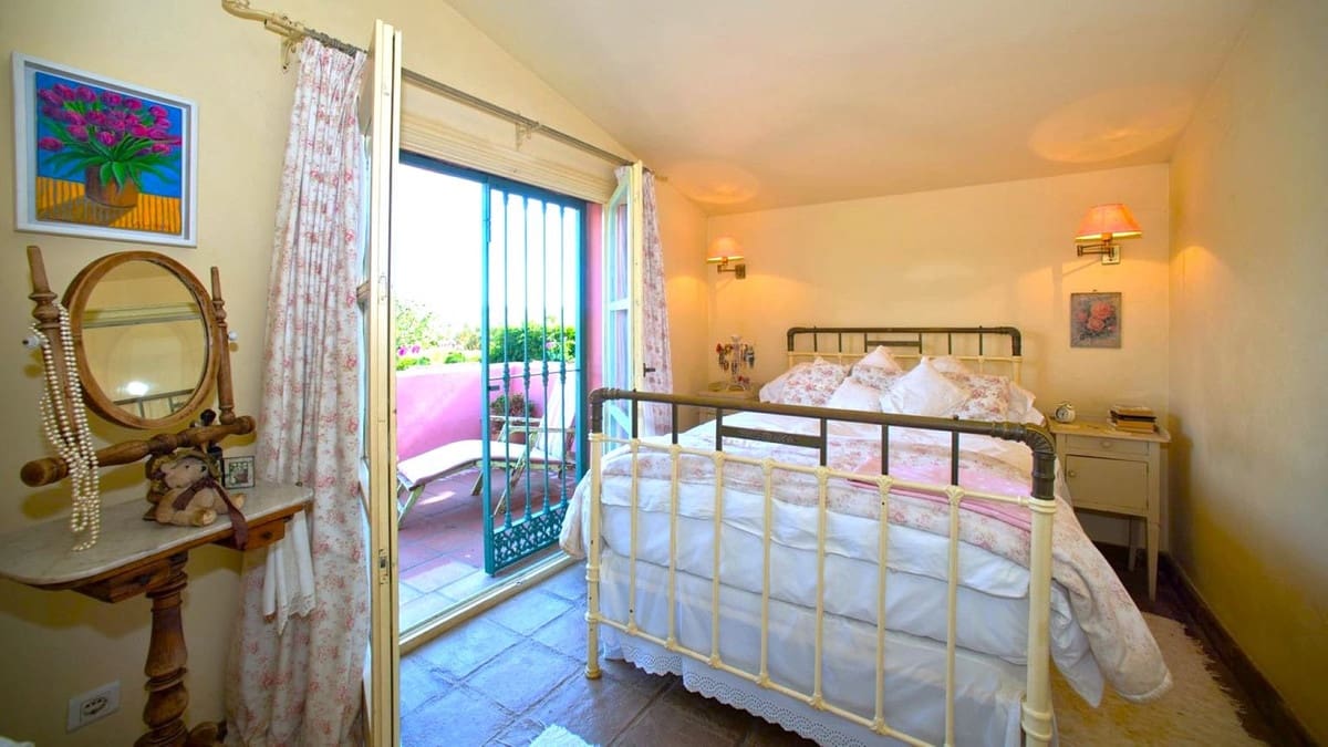 3 quarto Quinta/Casa Rural para venda em Estepona - 875 000 € (Ref: 9480385)