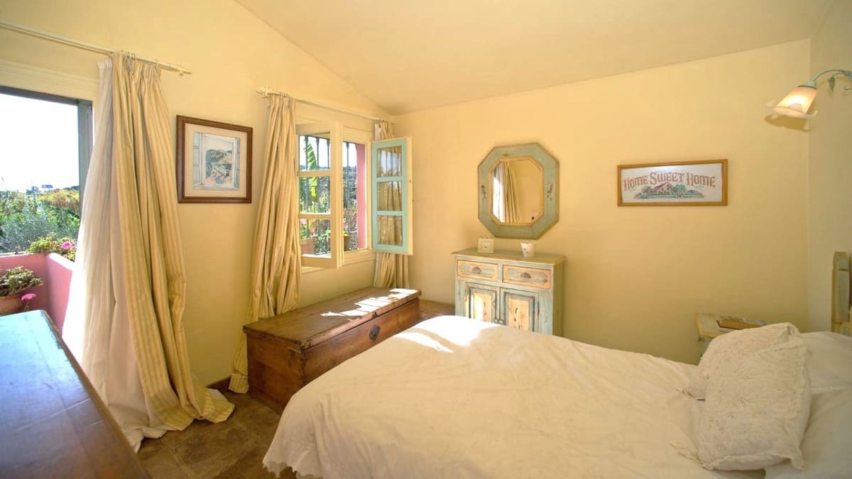 3 quarto Quinta/Casa Rural para venda em Estepona - 875 000 € (Ref: 9480385)