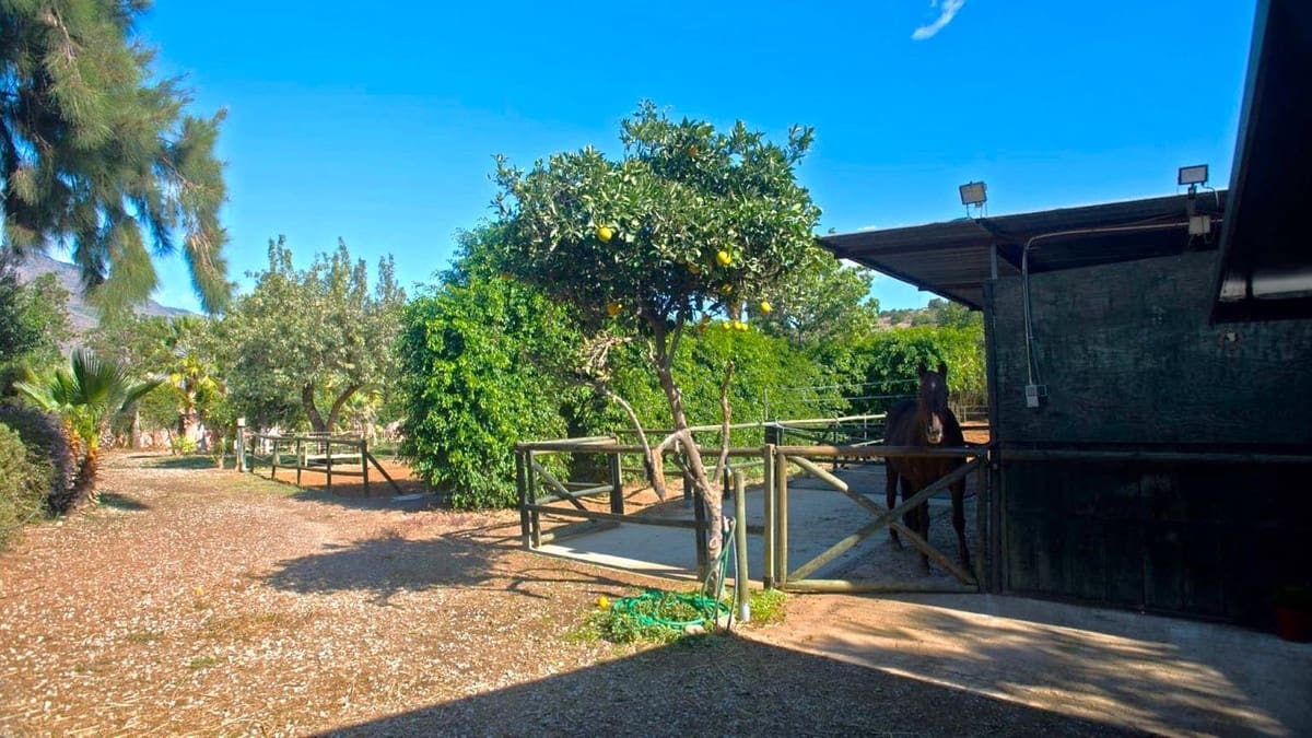 3 quarto Quinta/Casa Rural para venda em Estepona - 875 000 € (Ref: 9480385)