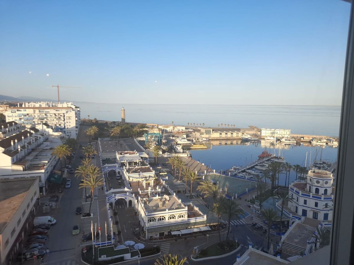 2 soveværelse Penthouse til salg i Estepona med swimmingpool garage - € 880.000 (Ref: 9480387)