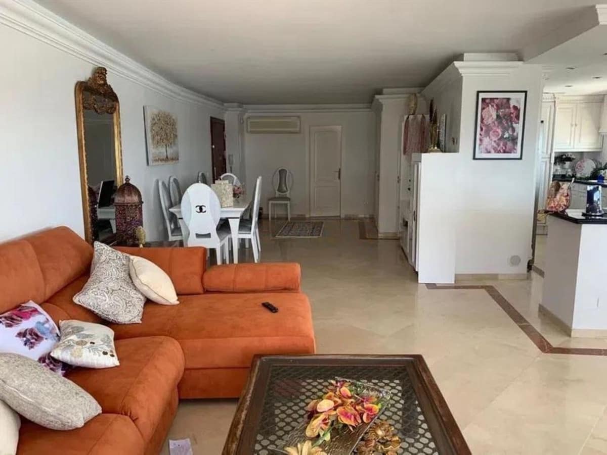 2 soveværelse Penthouse til salg i Estepona med swimmingpool garage - € 880.000 (Ref: 9480387)