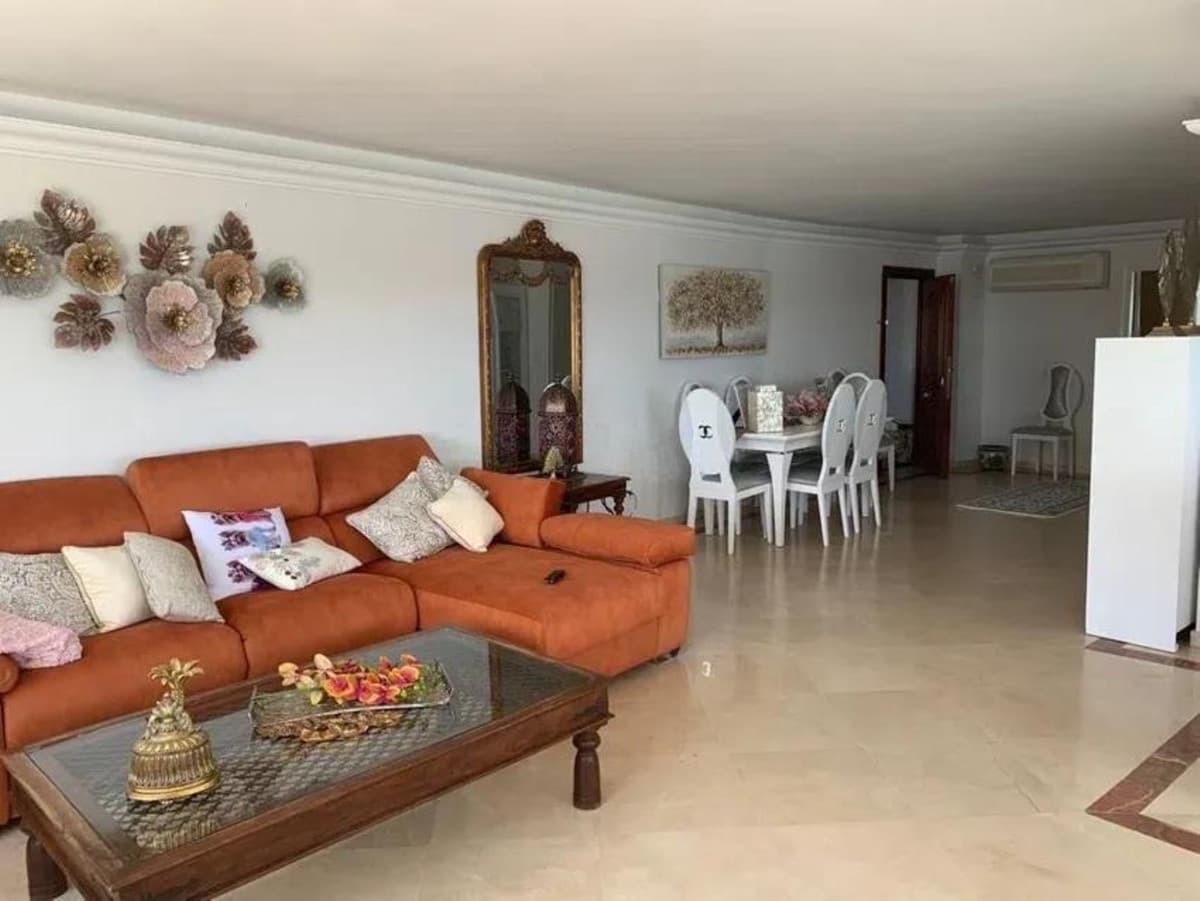 2 soveværelse Penthouse til salg i Estepona med swimmingpool garage - € 880.000 (Ref: 9480387)