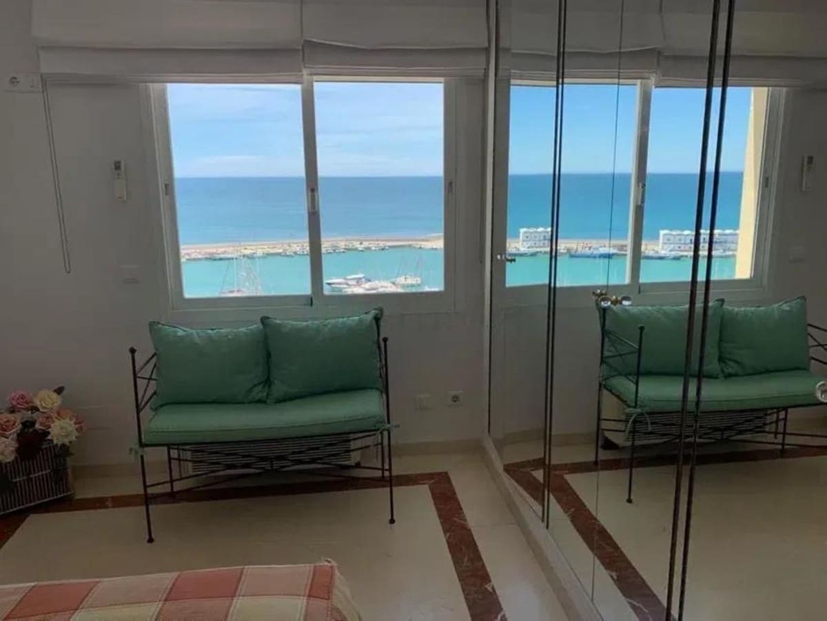 2 soveværelse Penthouse til salg i Estepona med swimmingpool garage - € 880.000 (Ref: 9480387)