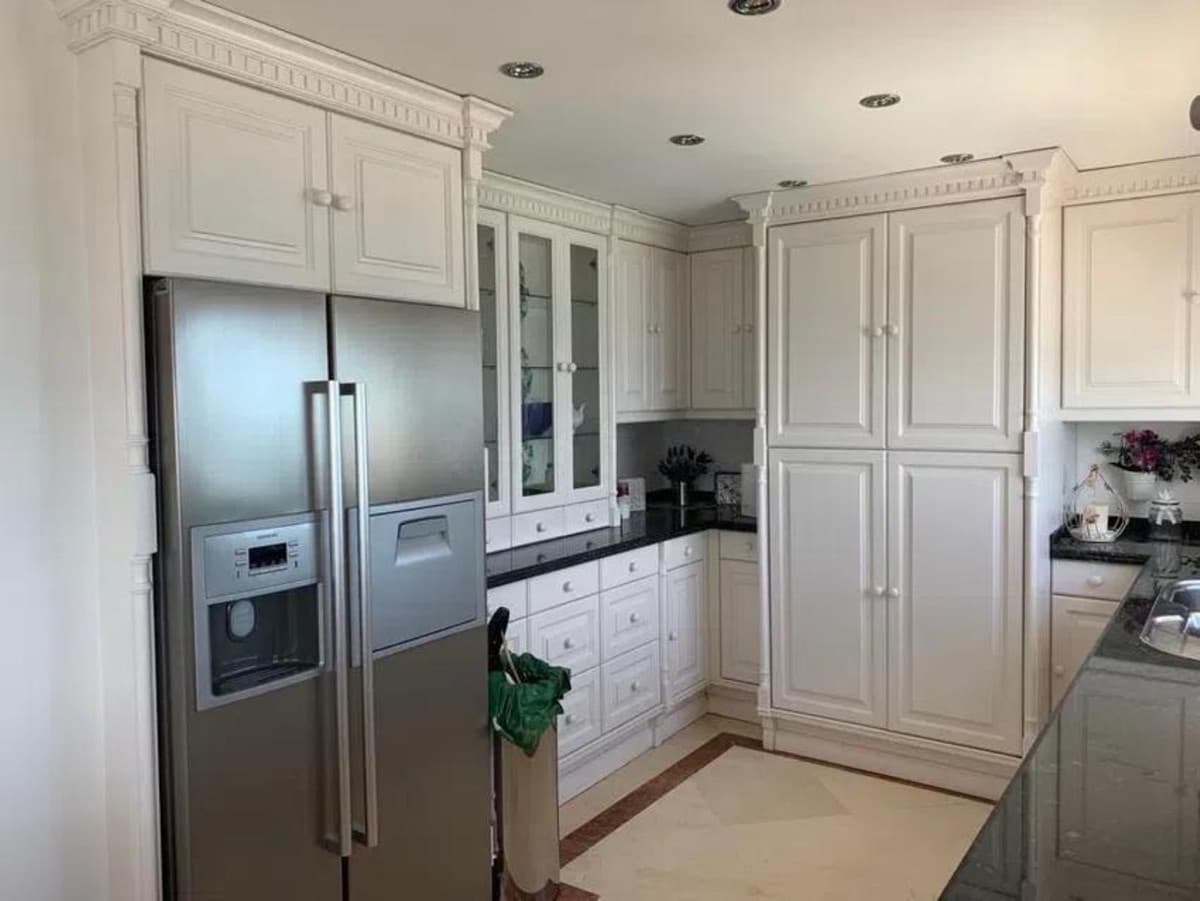 2 soveværelse Penthouse til salg i Estepona med swimmingpool garage - € 880.000 (Ref: 9480387)