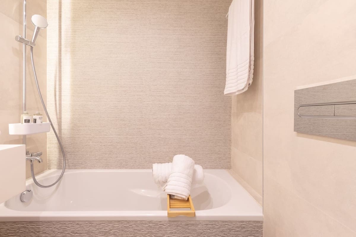 3 bedroom Townhouse for sale in Mijas Costa with pool - € 880,000 (Ref: 9480388)