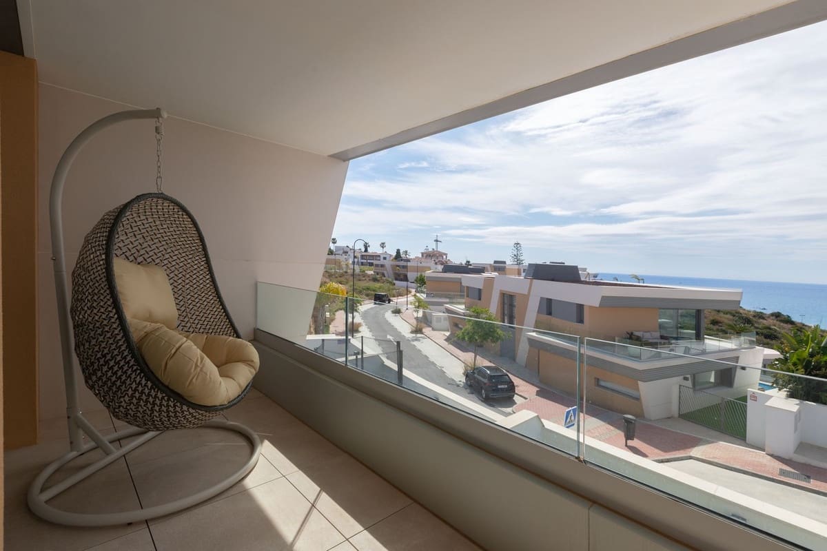 3 bedroom Townhouse for sale in Mijas Costa with pool - € 880,000 (Ref: 9480388)