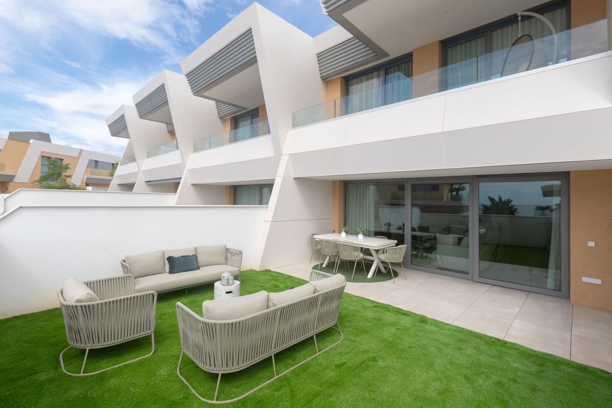 3 bedroom Townhouse for sale in Mijas Costa with pool - € 880,000 (Ref: 9480388)