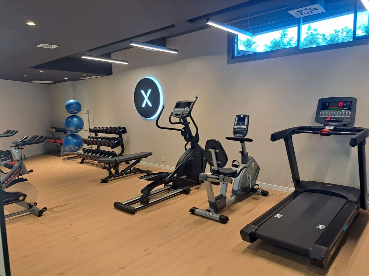 3 bedroom Townhouse for sale in Mijas Costa with pool - € 880,000 (Ref: 9480388)