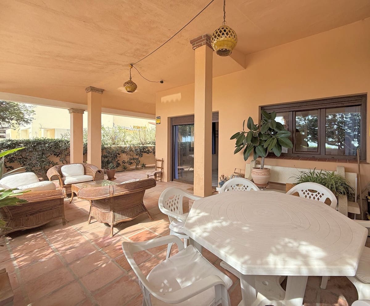 4 slaapkamer Huis te koop in Bahia de Casares met zwembad - € 880.000 (Ref: 9480389)