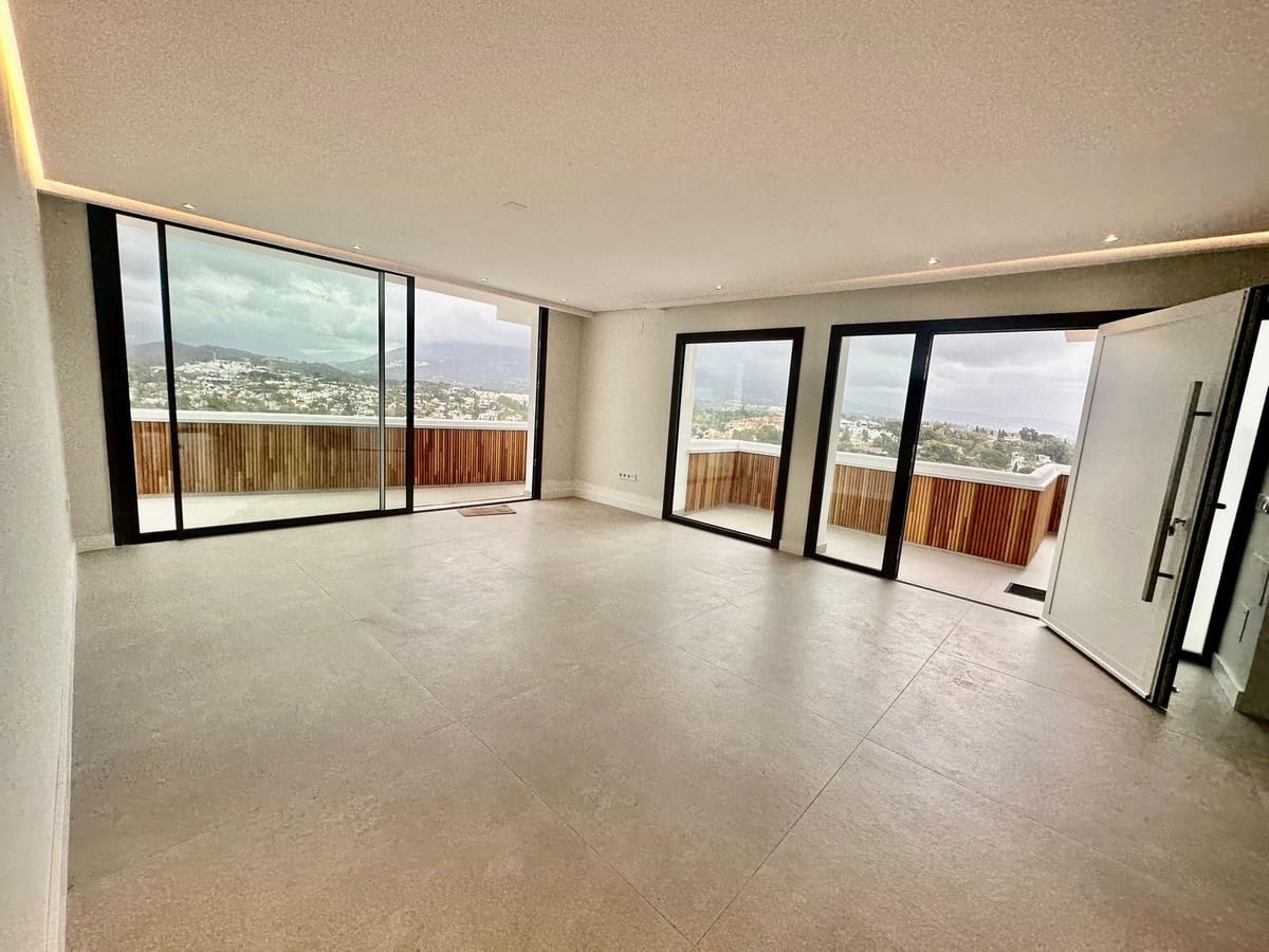 2 soveværelse Penthouse til salg i Nueva Andalucia med swimmingpool garage - € 890.000 (Ref: 9480392)