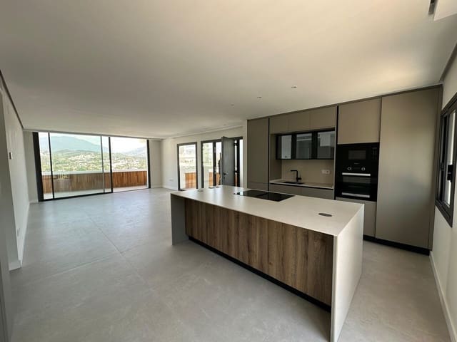 2 soveværelse Penthouse til salg i La Dama de Noche - La Alzambra, Marbella med swimmingpool garage - € 890.000 (Ref: 9480392)