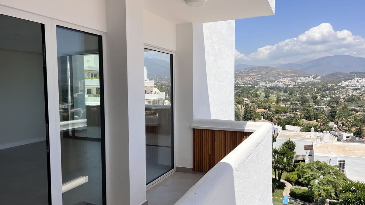 2 soveværelse Penthouse til salg i Nueva Andalucia med swimmingpool garage - € 890.000 (Ref: 9480392)