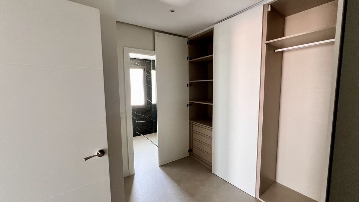 2 soveværelse Penthouse til salg i Nueva Andalucia med swimmingpool garage - € 890.000 (Ref: 9480392)