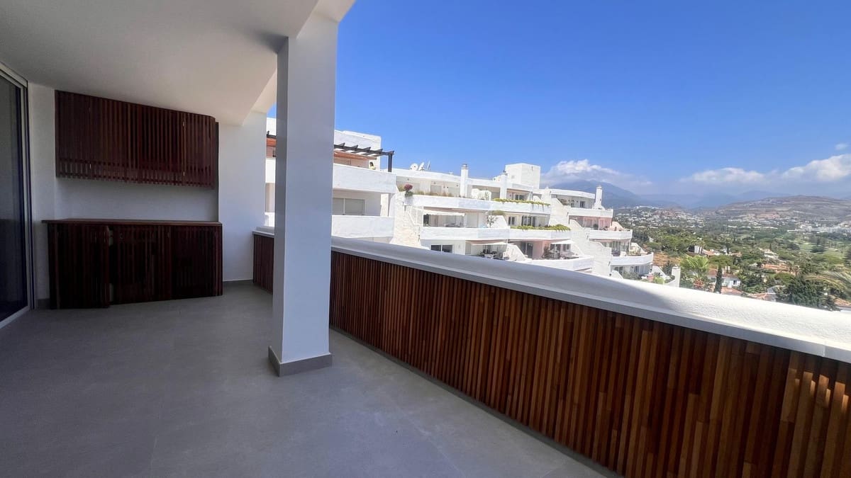 2 soveværelse Penthouse til salg i Nueva Andalucia med swimmingpool garage - € 890.000 (Ref: 9480392)