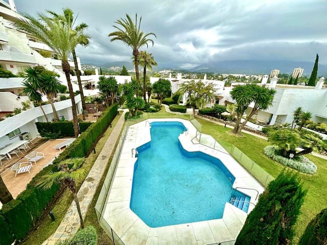 2 soveværelse Penthouse til salg i La Dama de Noche - La Alzambra, Marbella med swimmingpool garage - € 890.000 (Ref: 9480392)