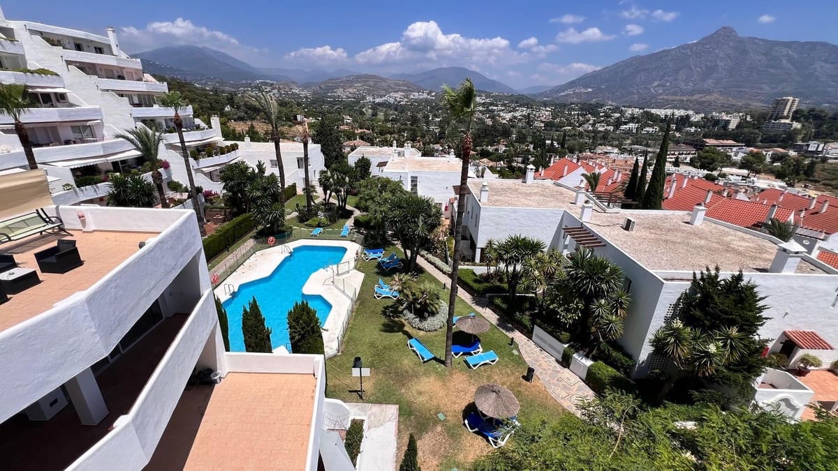 2 soveværelse Penthouse til salg i Nueva Andalucia med swimmingpool garage - € 890.000 (Ref: 9480392)