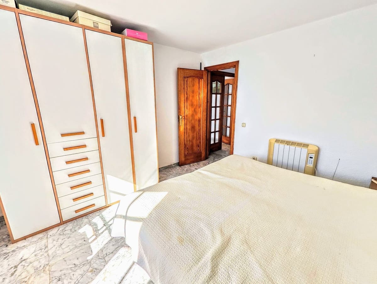 4 soveværelse Villa til salg i Benalmadena Costa med swimmingpool garage - € 890.000 (Ref: 9480393)