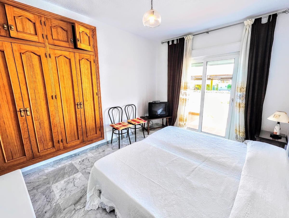4 soveværelse Villa til salg i Benalmadena Costa med swimmingpool garage - € 890.000 (Ref: 9480393)