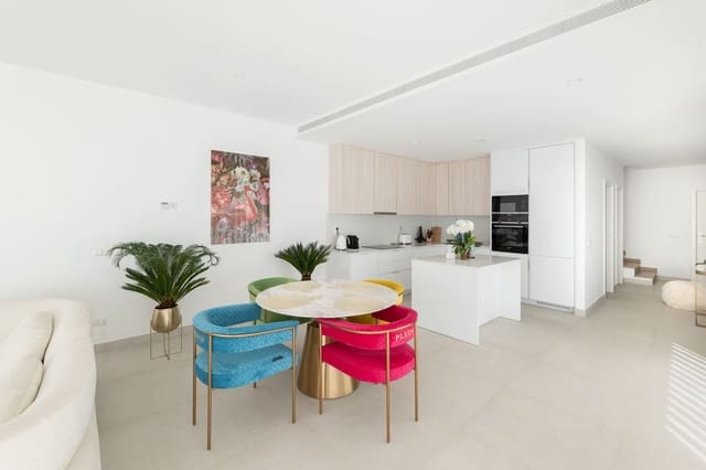 3 soveværelse Byhus til salg i Casares Pueblo, Casares med swimmingpool garage - € 890.000 (Ref: 9480394)